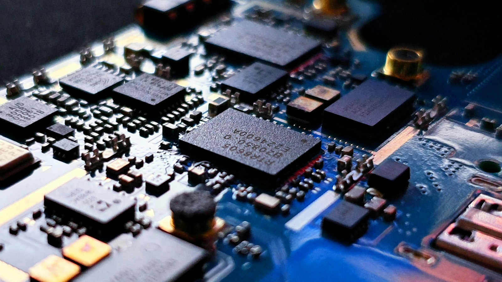 Placa de circuito electrónico: la ingeniería de telecomunicaciones detrás de Reivak